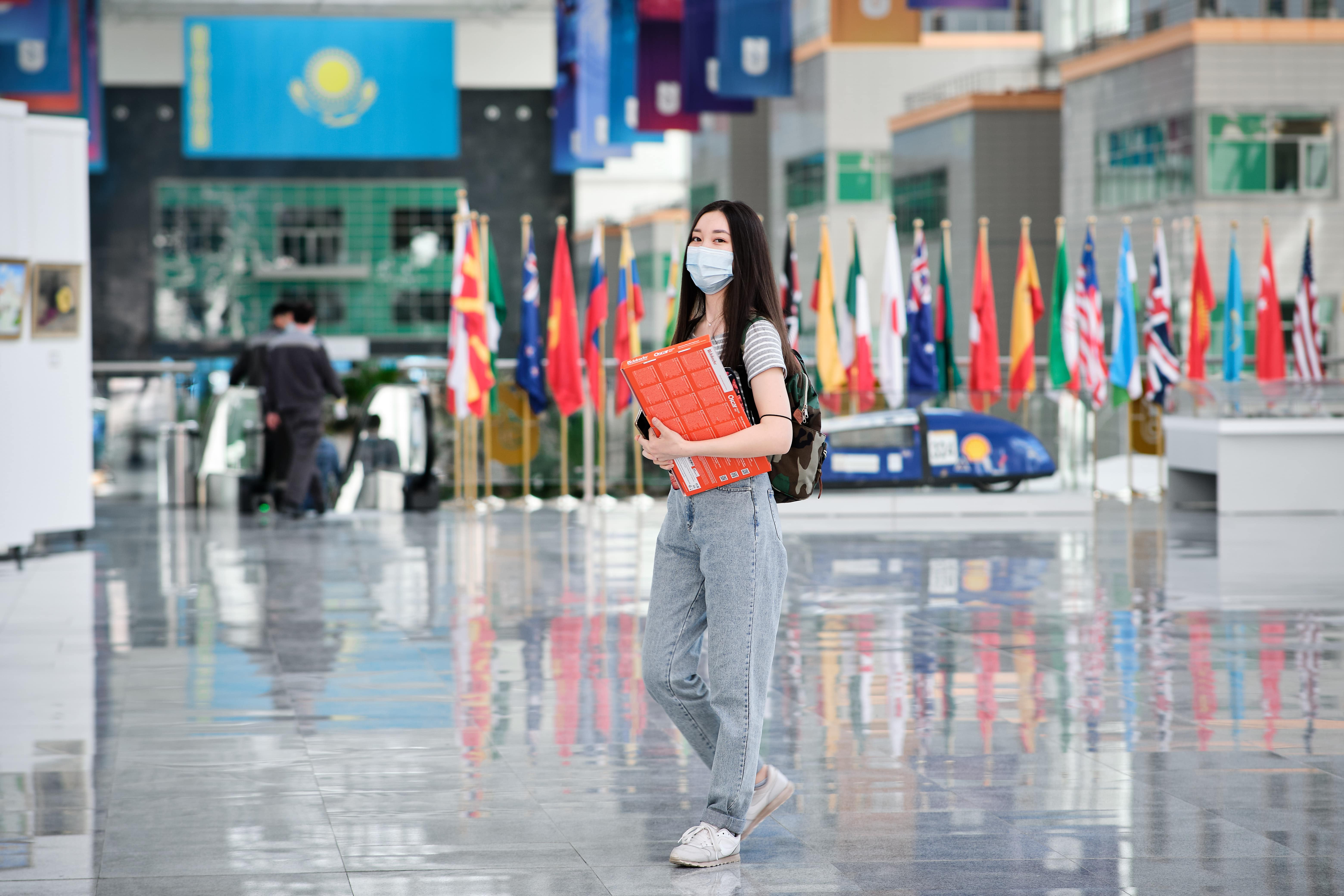 Тілдер, лингвистика және әдебиет, бакалавриат