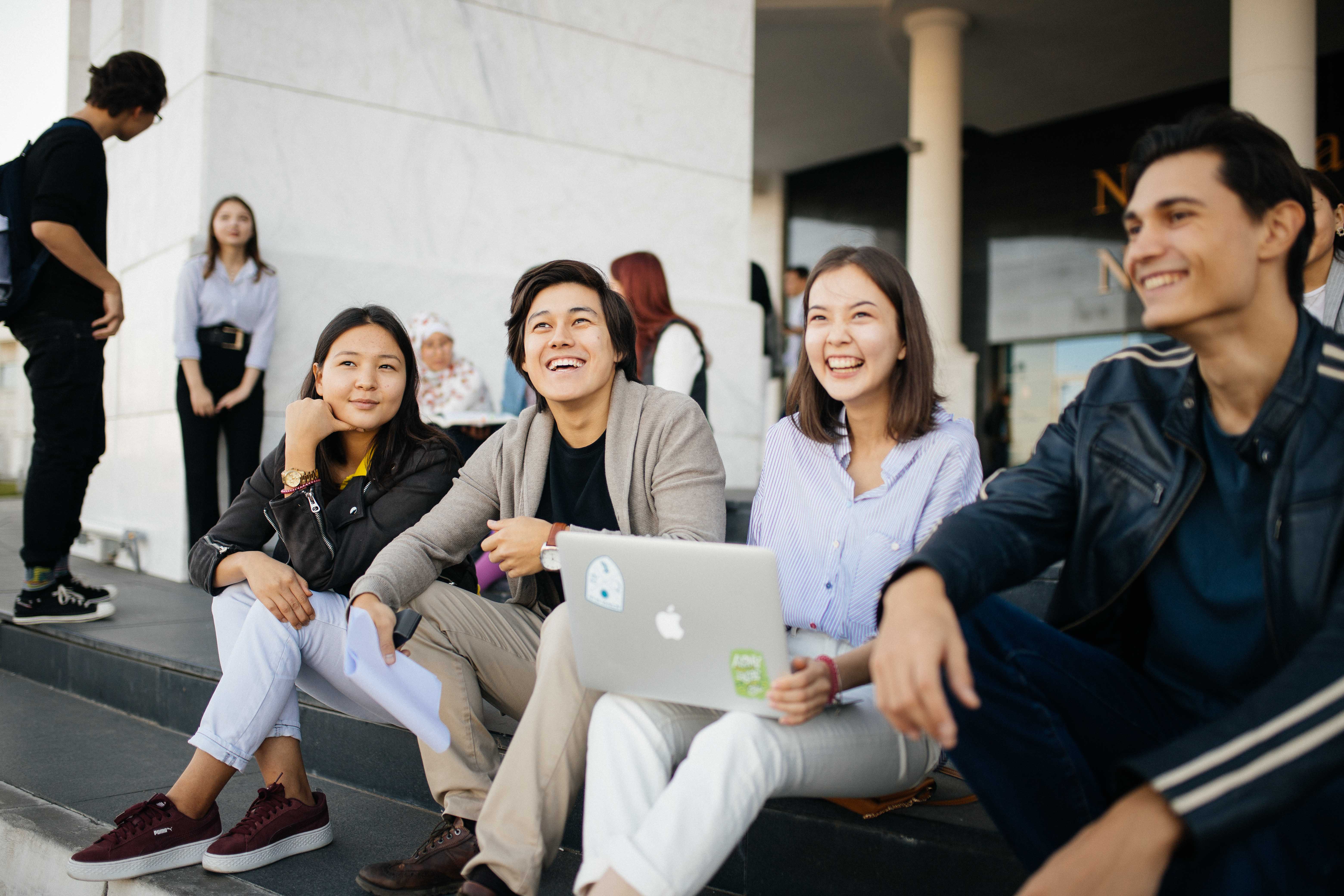 Іскери әкімшілендіру магистрі, күндізгі бағдарлама