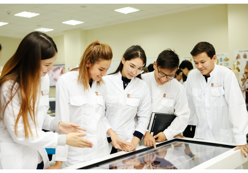 Медицина мектебінің жаңа резидентура бағдарламаларына онлайн өтінім қабылдау ашық! 