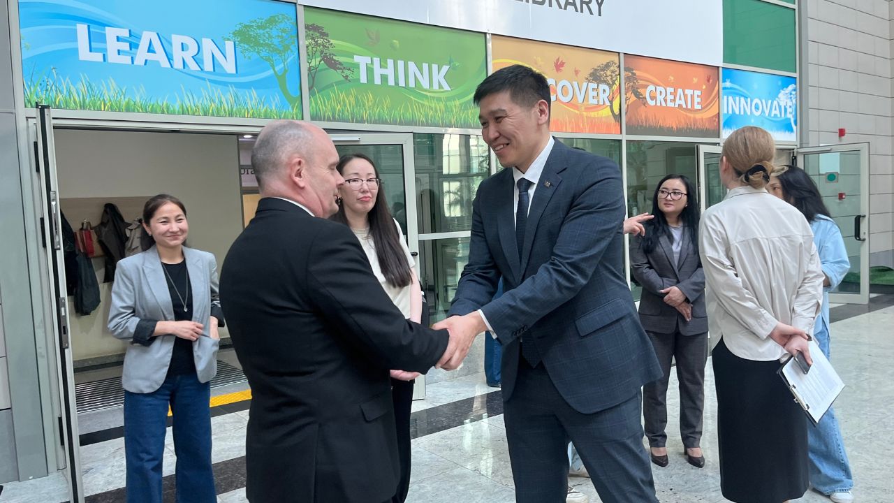 Якутия Үкіметінің делегациясы NU-ға келді