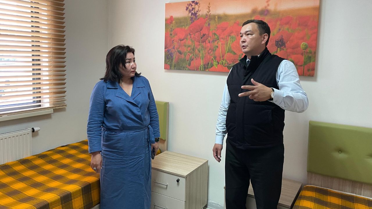 “On par with dormitories abroad”: Akerke Abylaikhan Visits NU Dormitories