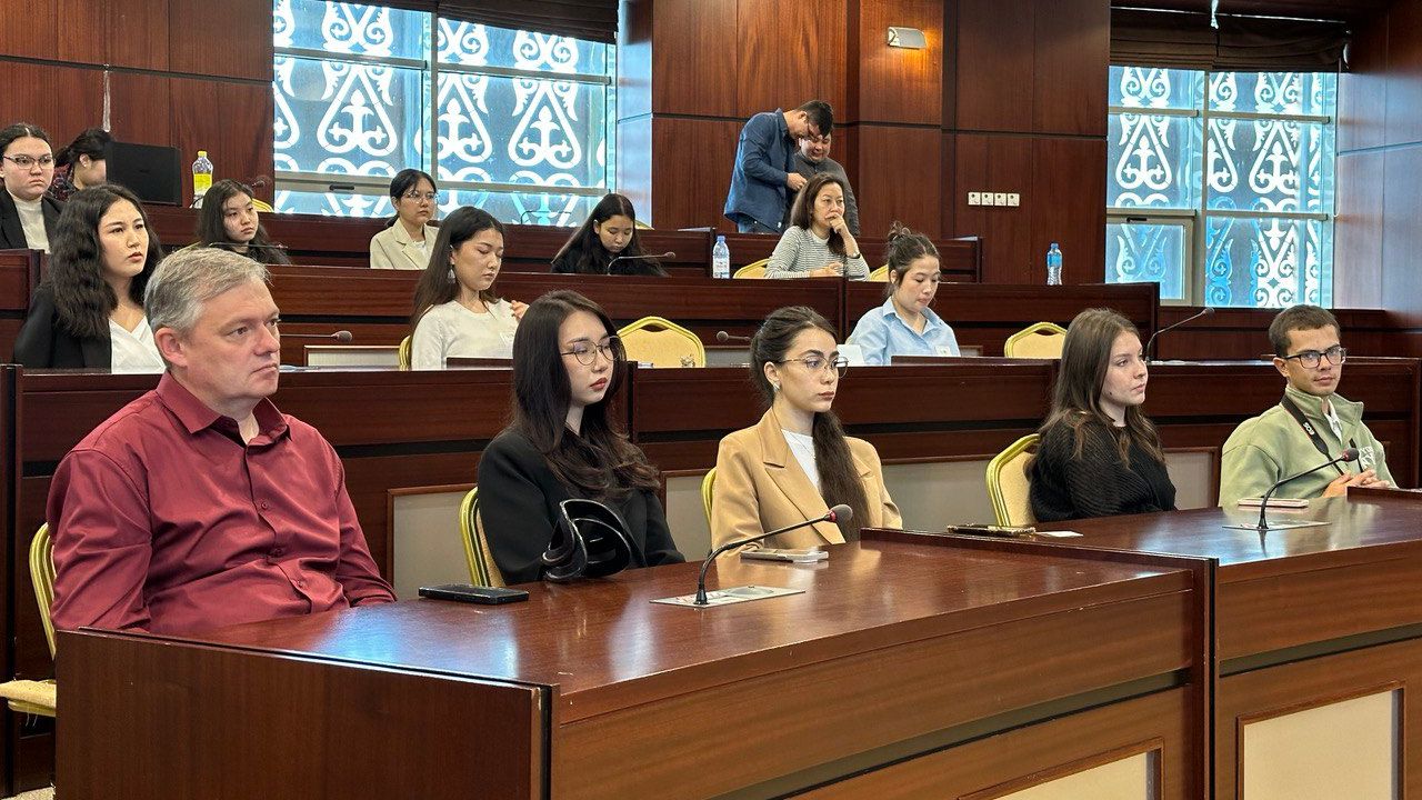 Жас көшбасшылар ESG шешімдерімен бөлісуде