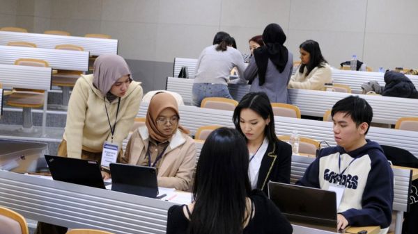 Студенттер AUA форумында: ЖИ жаһандық денсаулық сақтау саласын қалай өзгертеді