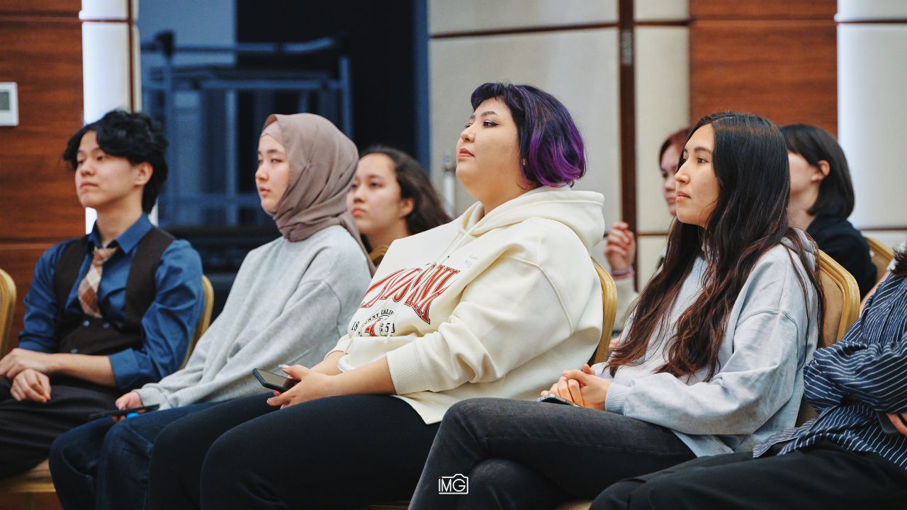 Постерлер көрмесі: Студенттер презентация жасау дағдыларын қалыптастыруда 