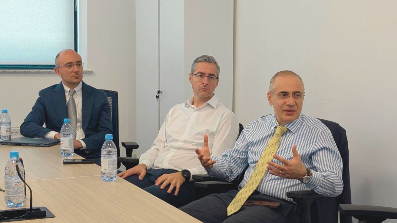 Дүниежүзілік банк делегациясы NU-дың медициналық ЖИ әзірлемелерін бағалады