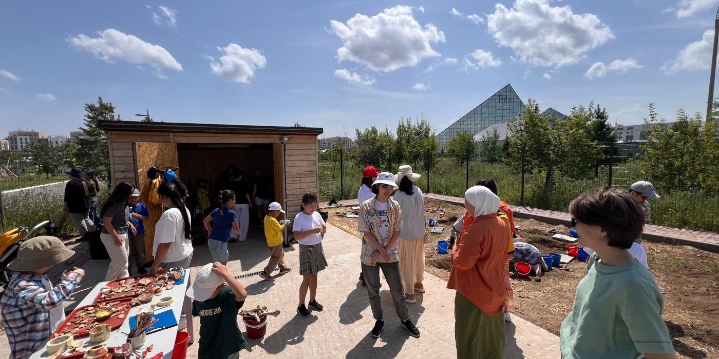 Юные исследователи открывают мир археологии в лагере при NU