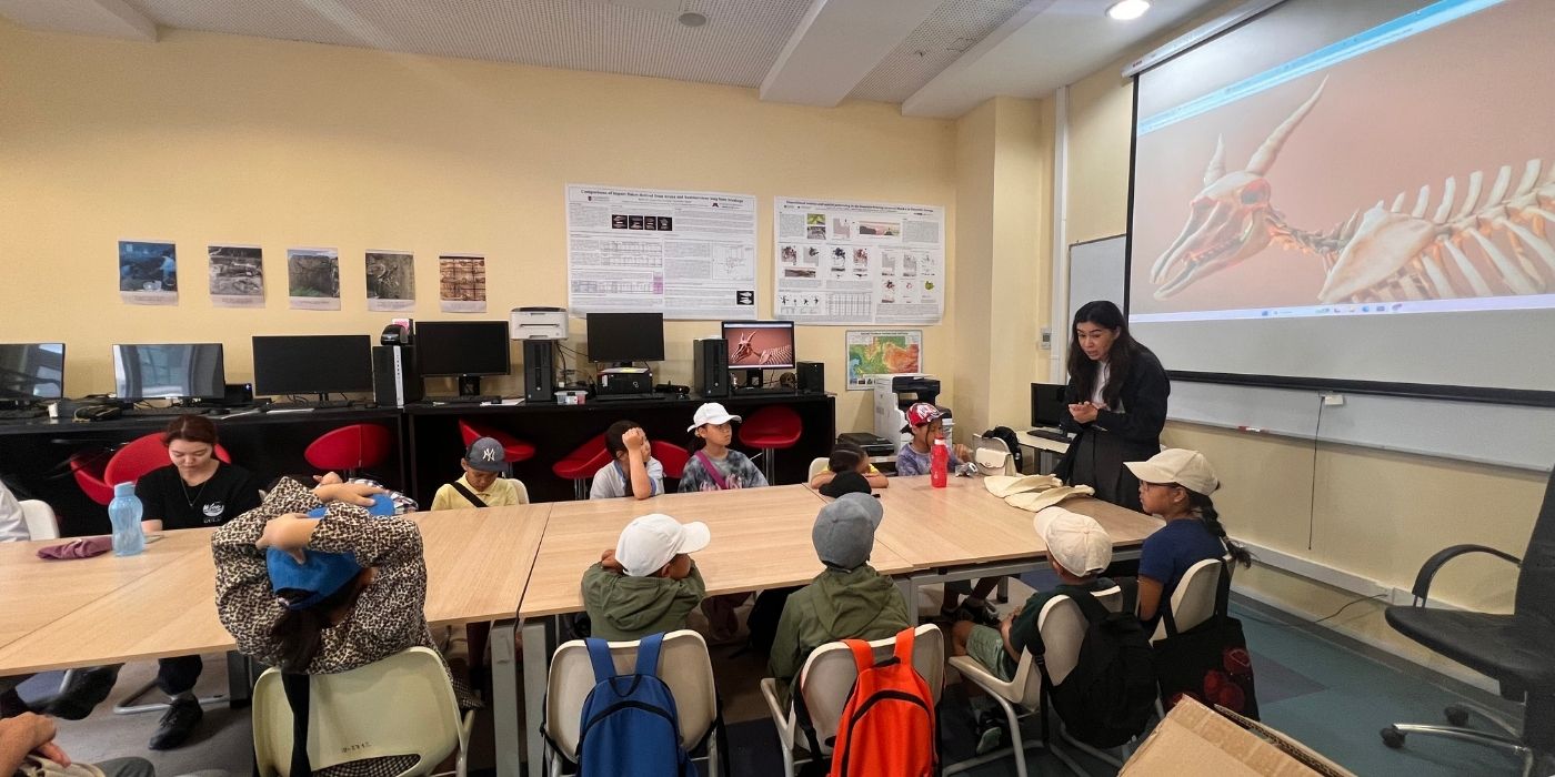 Юные исследователи открывают мир археологии в лагере при NU