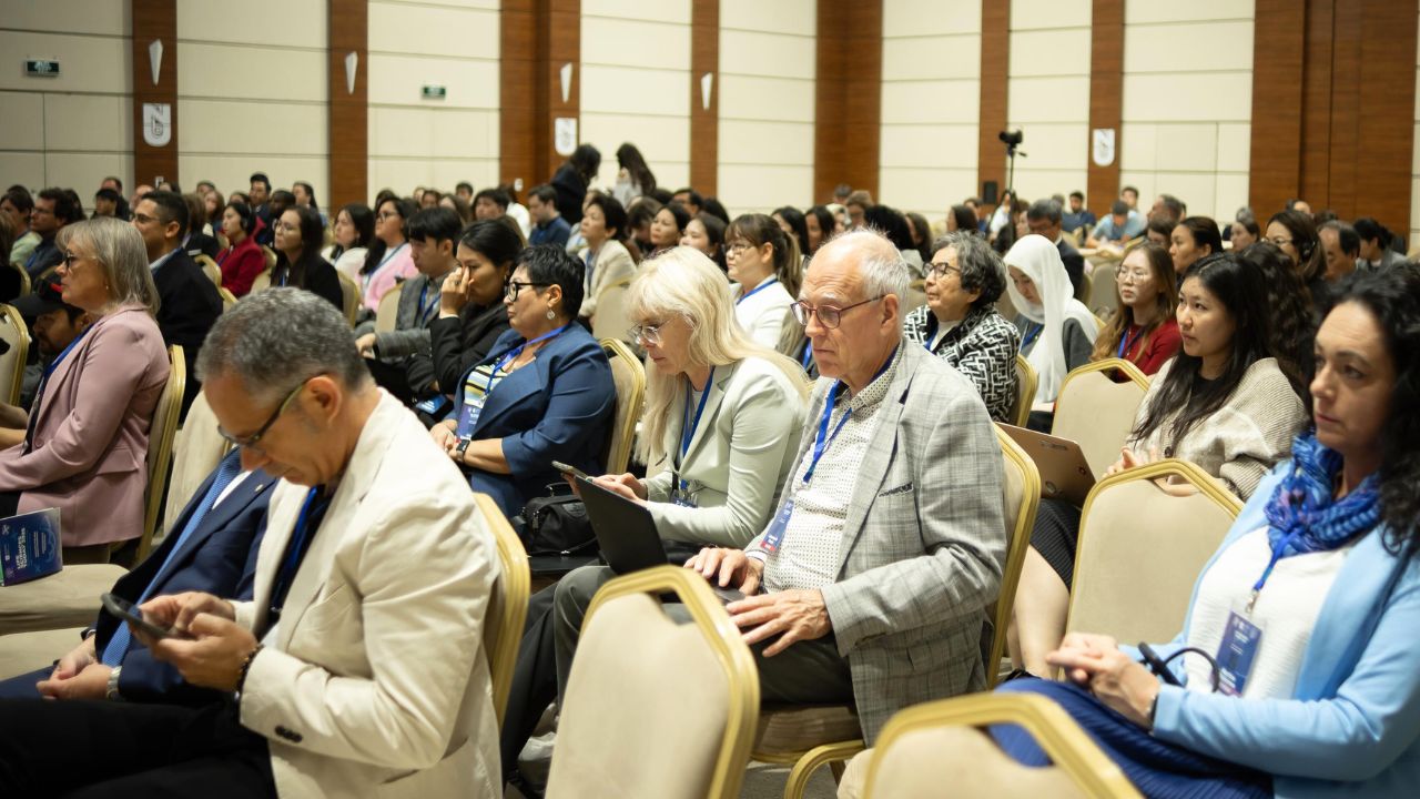 Өмір туралы ғылымдар орталығына – 15 жыл: ашылымнан науқасты емдеуге дейін