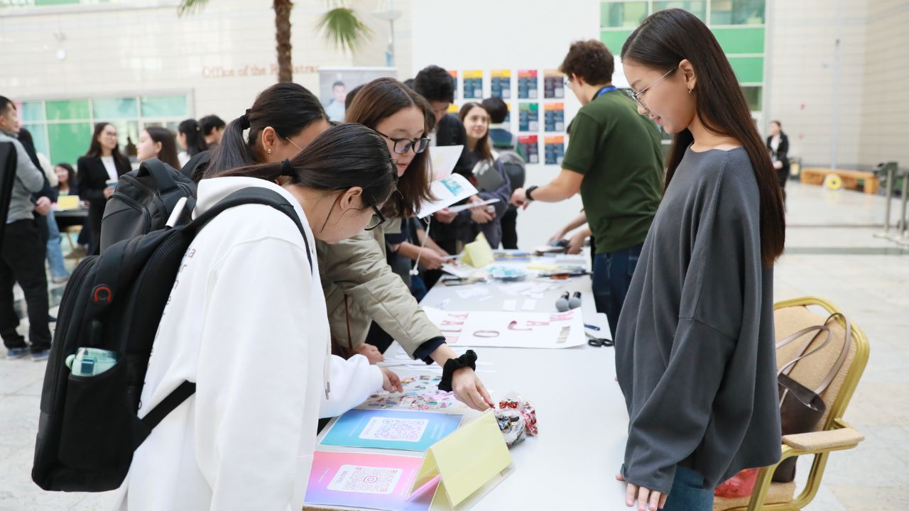Majors Fair: бірінші курс студенттері өз жолын таңдауда