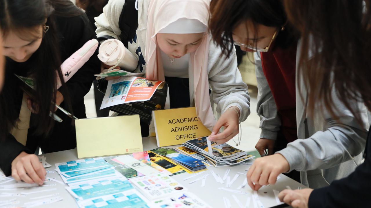 Majors Fair: бірінші курс студенттері өз жолын таңдауда
