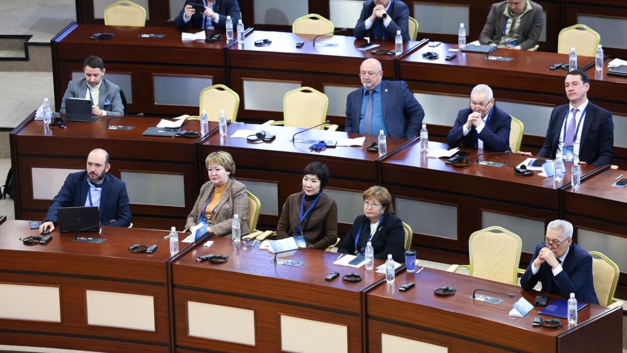 Университеттер мен өндіруші компаниялар арасындағы өзара байланысты дамыту мәселесі талқыланды