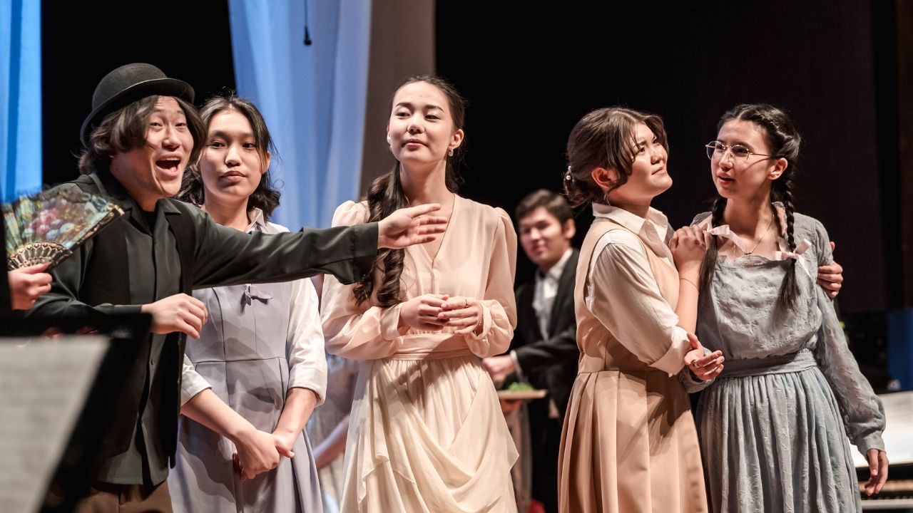 Kazakh Stage ұсынған «Тәкаппар Ғашықтар» қойылымы көрермен көзайымына айналды