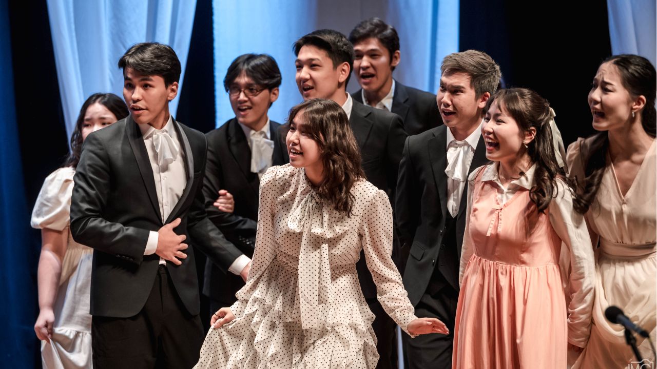 Kazakh Stage ұсынған «Тәкаппар Ғашықтар» қойылымы көрермен көзайымына айналды