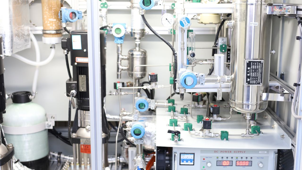 Ғалымдар «жасыл сутегі» өндіретін алғашқы отандық қондырғыны іске қосты