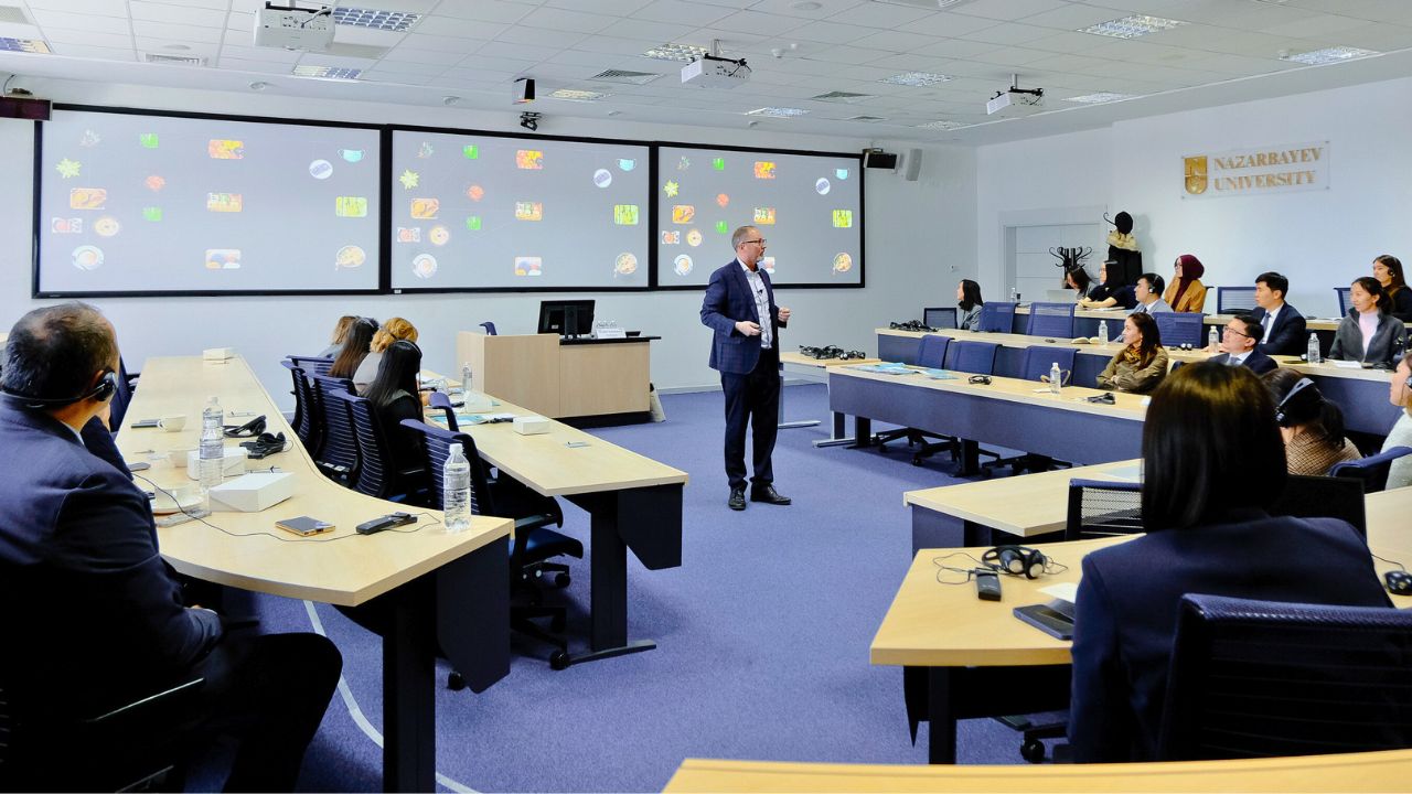 Айналмалы экономика – тек қайта өңдеуден артық: NU-де ашық дәріс