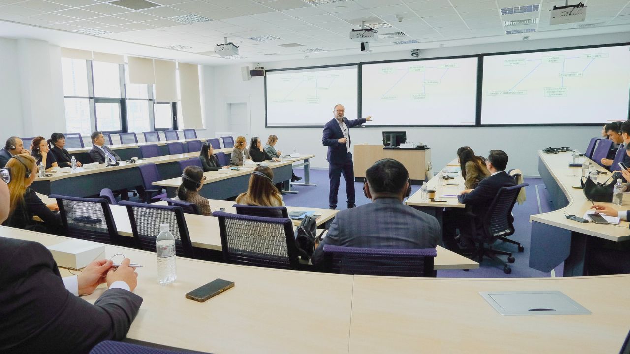 Айналмалы экономика – тек қайта өңдеуден артық: NU-де ашық дәріс